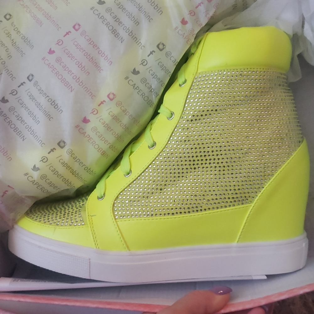 Cape Robbin wedge Tennis shoe